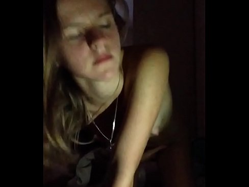 ❤️ Una noia es masturba i corre ❤❌ Només porno a nosaltres ☑