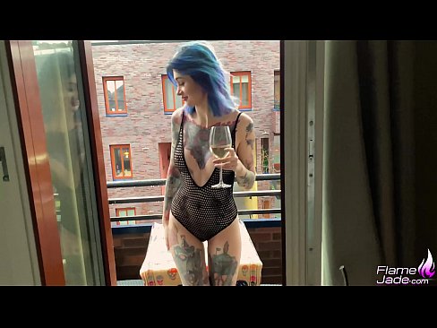 ❤️ Una noia tremenda xuclant amb un glop i follant apassionadament sota el cel obert ❤❌ Només porno a nosaltres ☑